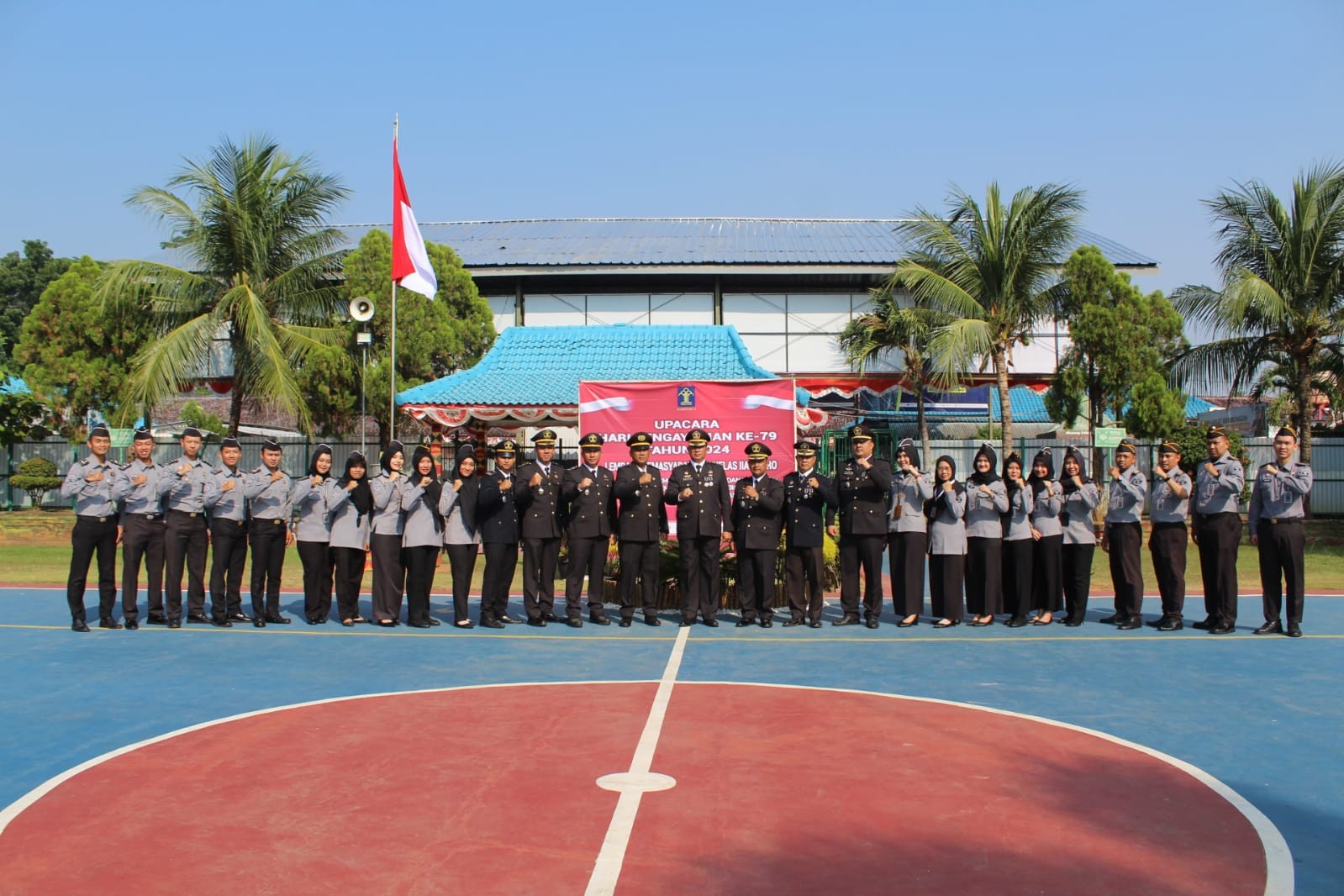 $rows[judul]