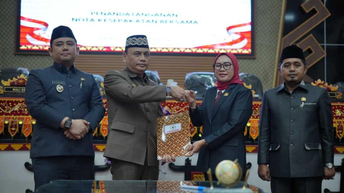 $rows[judul]